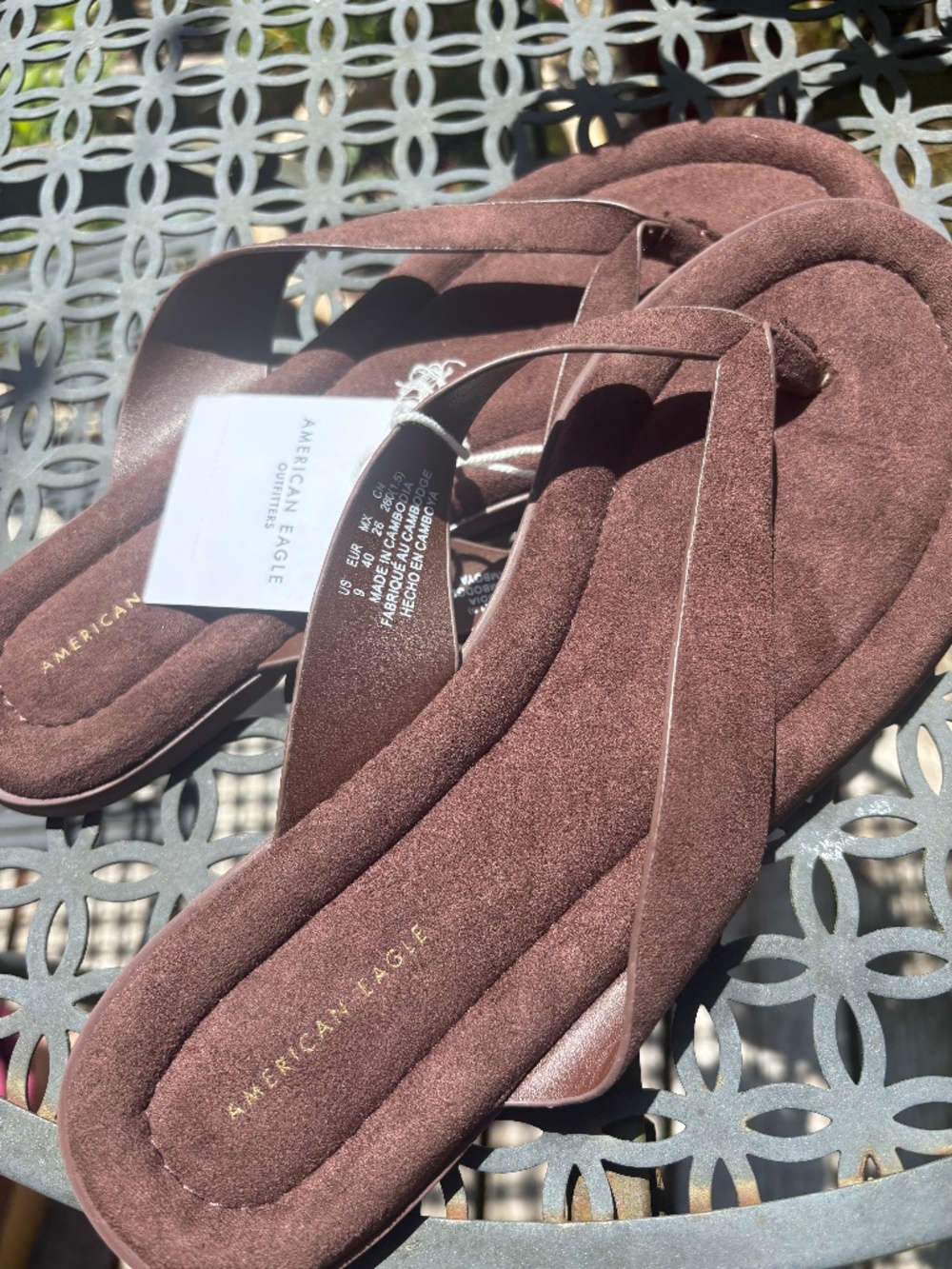 Faux suede flip flops, nwt size 9us